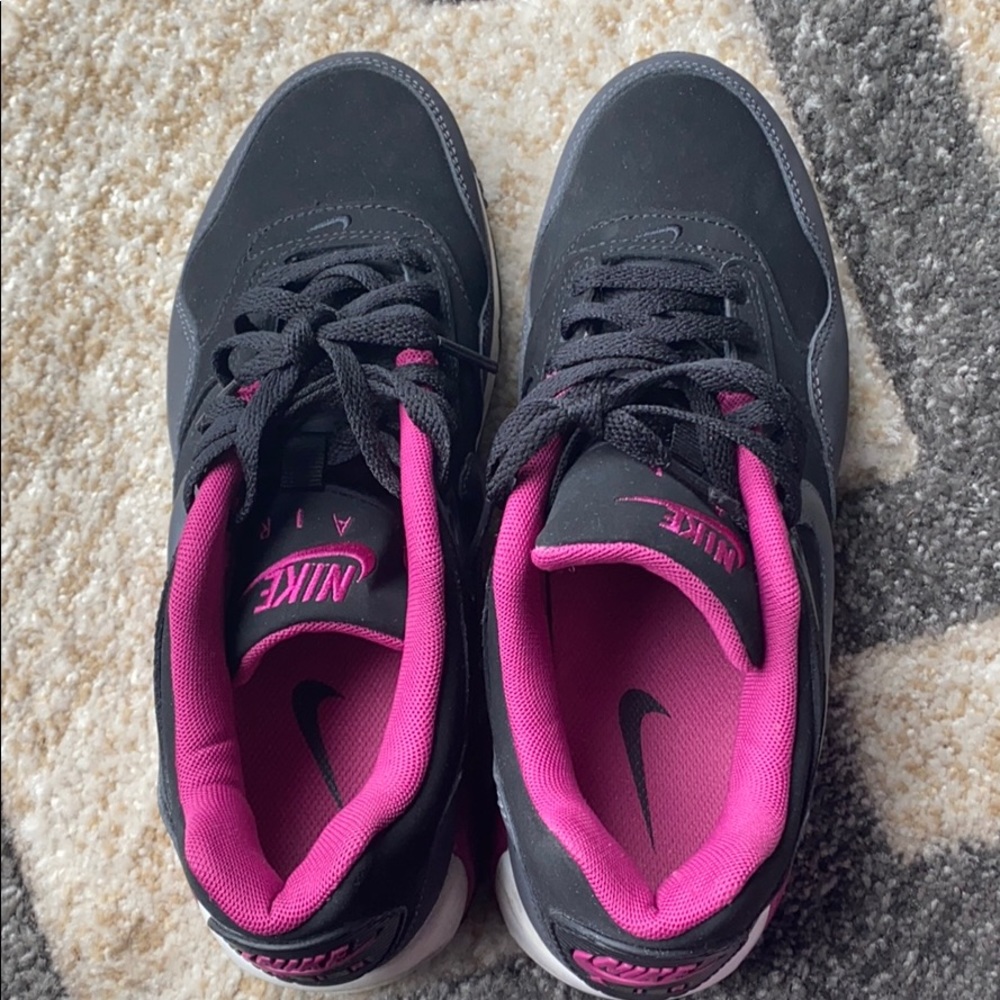 Nike AirMax Sneakers